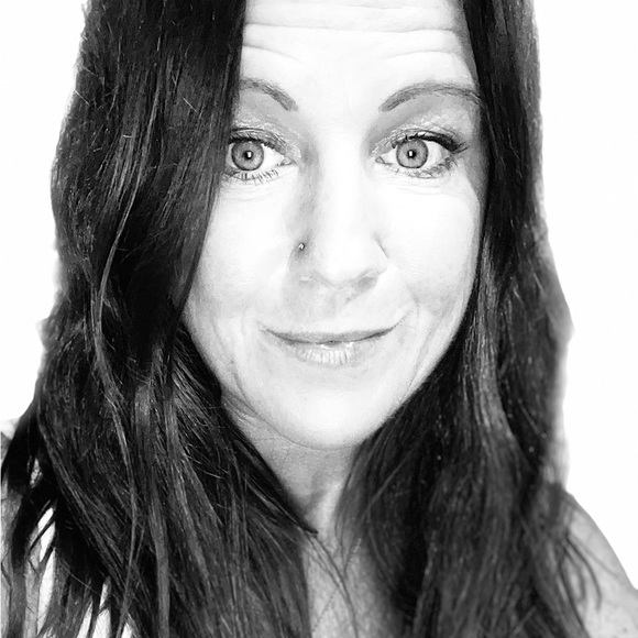 Meet your Posher, Janet - Picture 1 of 1